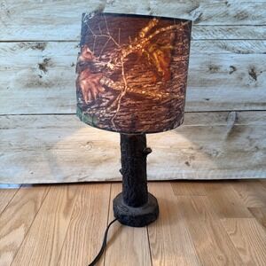 Mossy Oak Tree Stump Table Lamp RealTree Camo Shade 17 Inches